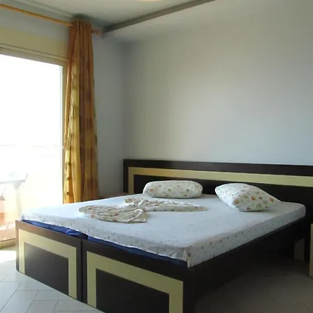 Nuredinaj Gasthof Vlorë
